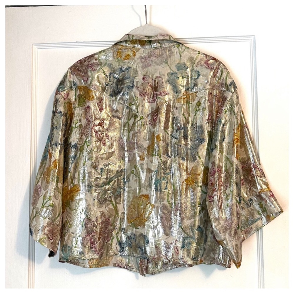 Hayley Menzies Bonita Shimmering Metallic Gold Floral Crop Blouse Button Down M - Picture 4 of 7